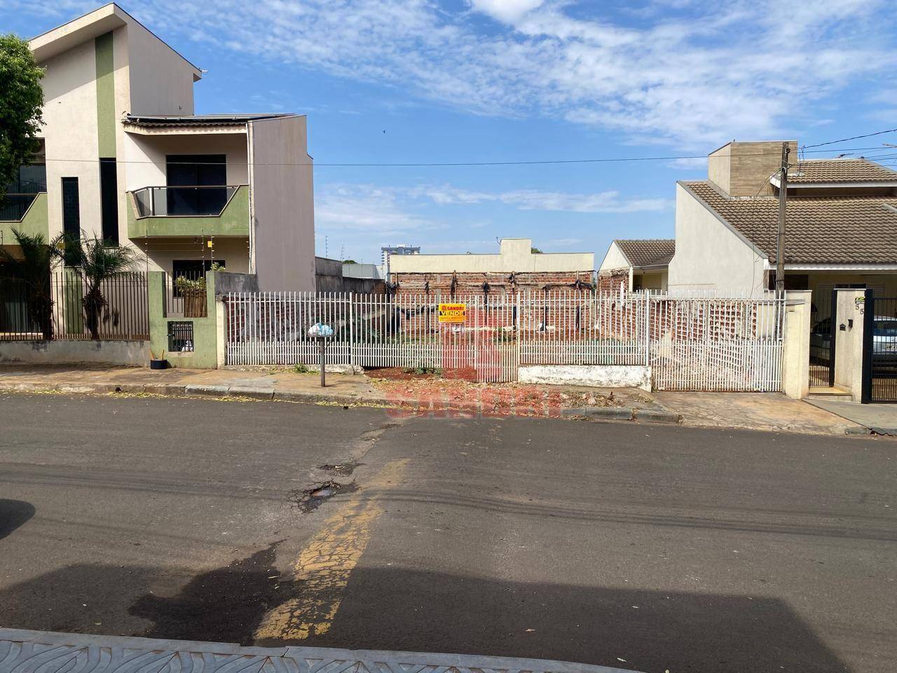 Loteamento e Condomínio, 331 m² - Foto 1