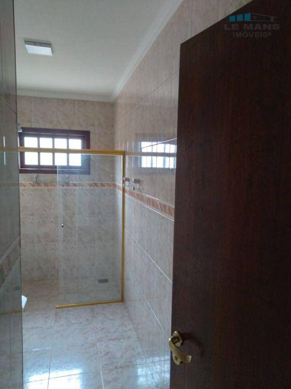 Casa de Condomínio à venda com 3 quartos, 242m² - Foto 28