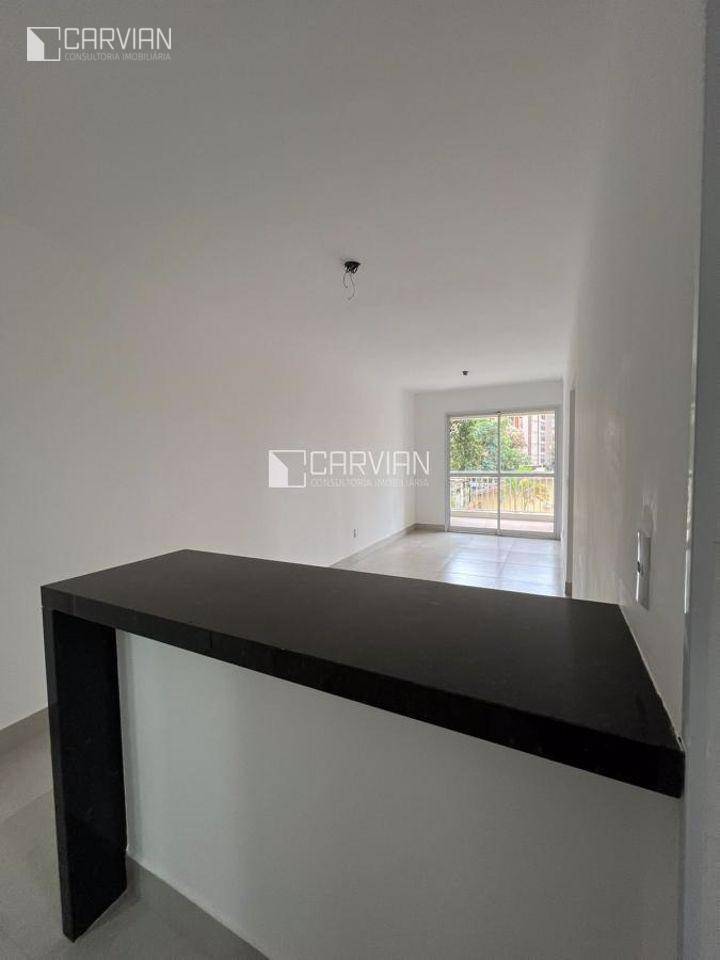 Apartamento à venda com 2 quartos, 67m² - Foto 3