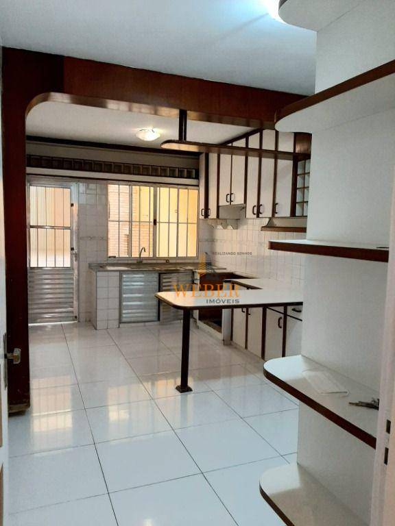 Sobrado à venda com 3 quartos, 106m² - Foto 2