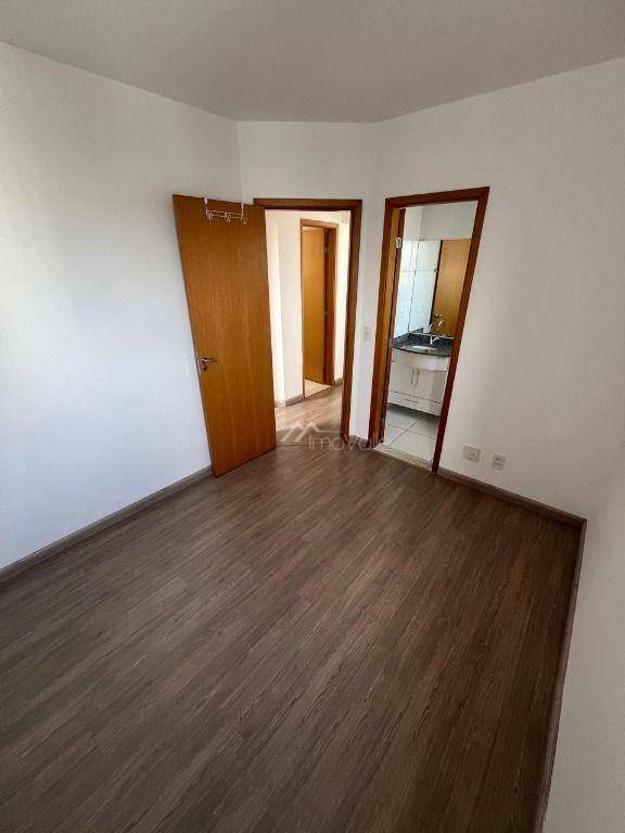 Apartamento à venda com 2 quartos, 67m² - Foto 6