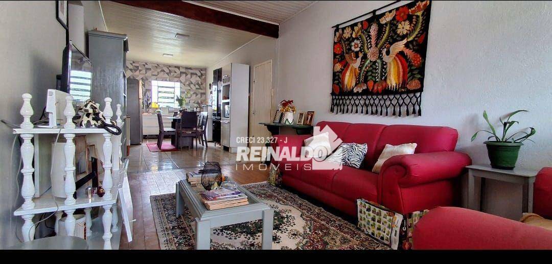 Casa à venda com 3 quartos, 211m² - Foto 1