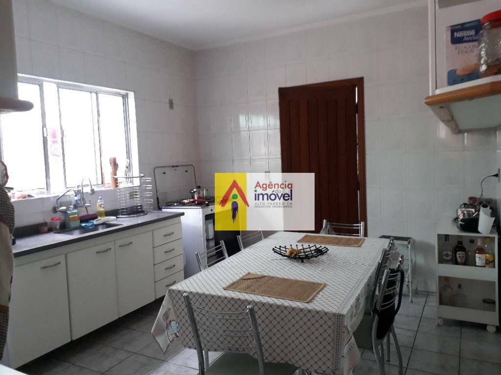 Sobrado à venda com 3 quartos, 150m² - Foto 2