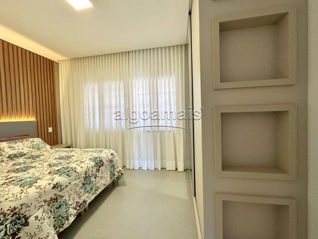 Casa de Condomínio à venda com 4 quartos, 300m² - Foto 35