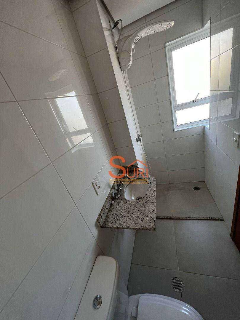 Apartamento à venda com 3 quartos, 81m² - Foto 2