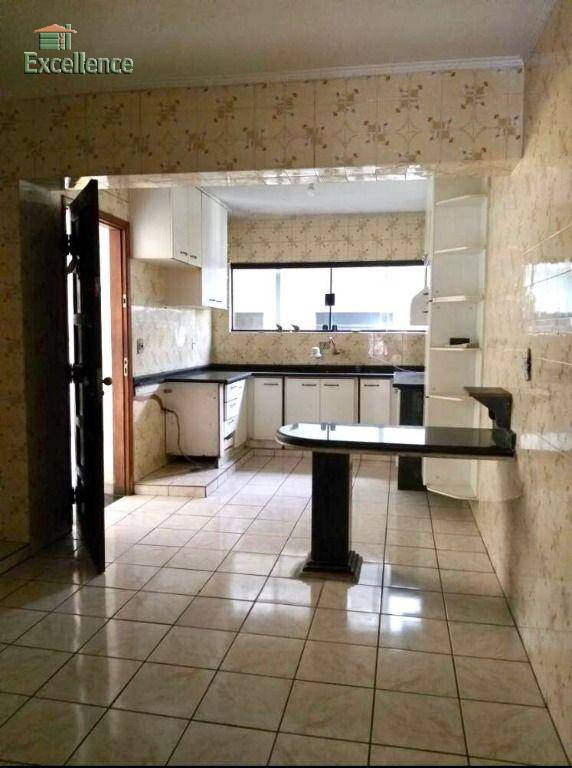 Sobrado à venda com 3 quartos, 215m² - Foto 9