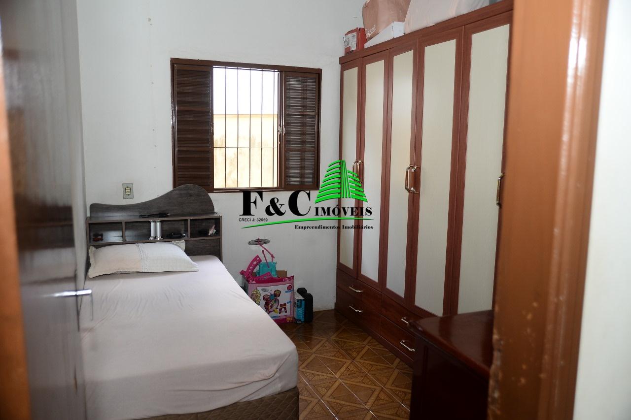 Casa à venda com 4 quartos, 250m² - Foto 18