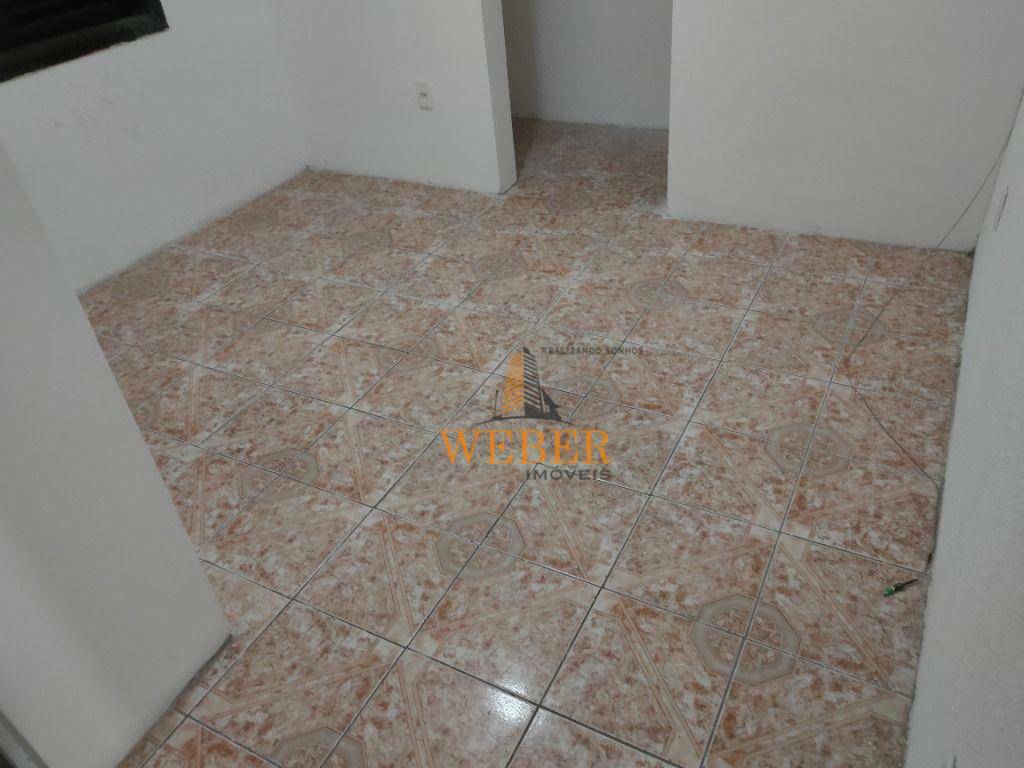 Sobrado à venda com 8 quartos, 250m² - Foto 12