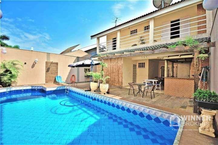 Sobrado à venda com 3 quartos, 363m² - Foto 1