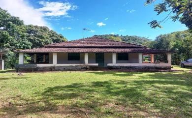 Fazenda à venda com 3 quartos, 200000m² - Foto 1