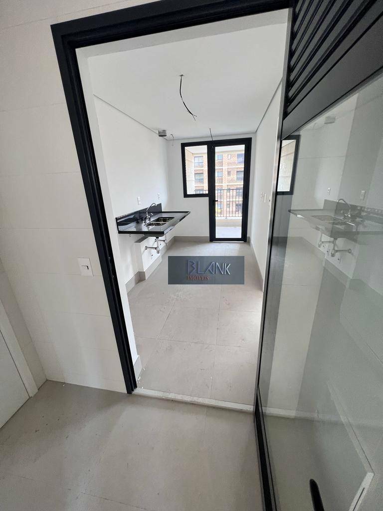 Apartamento para alugar com 3 quartos, 145m² - Foto 8