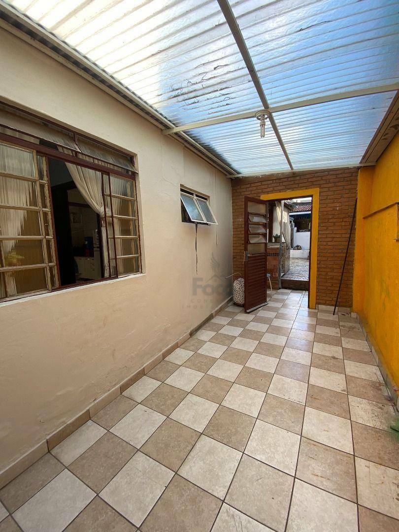 Casa à venda com 3 quartos, 130m² - Foto 3