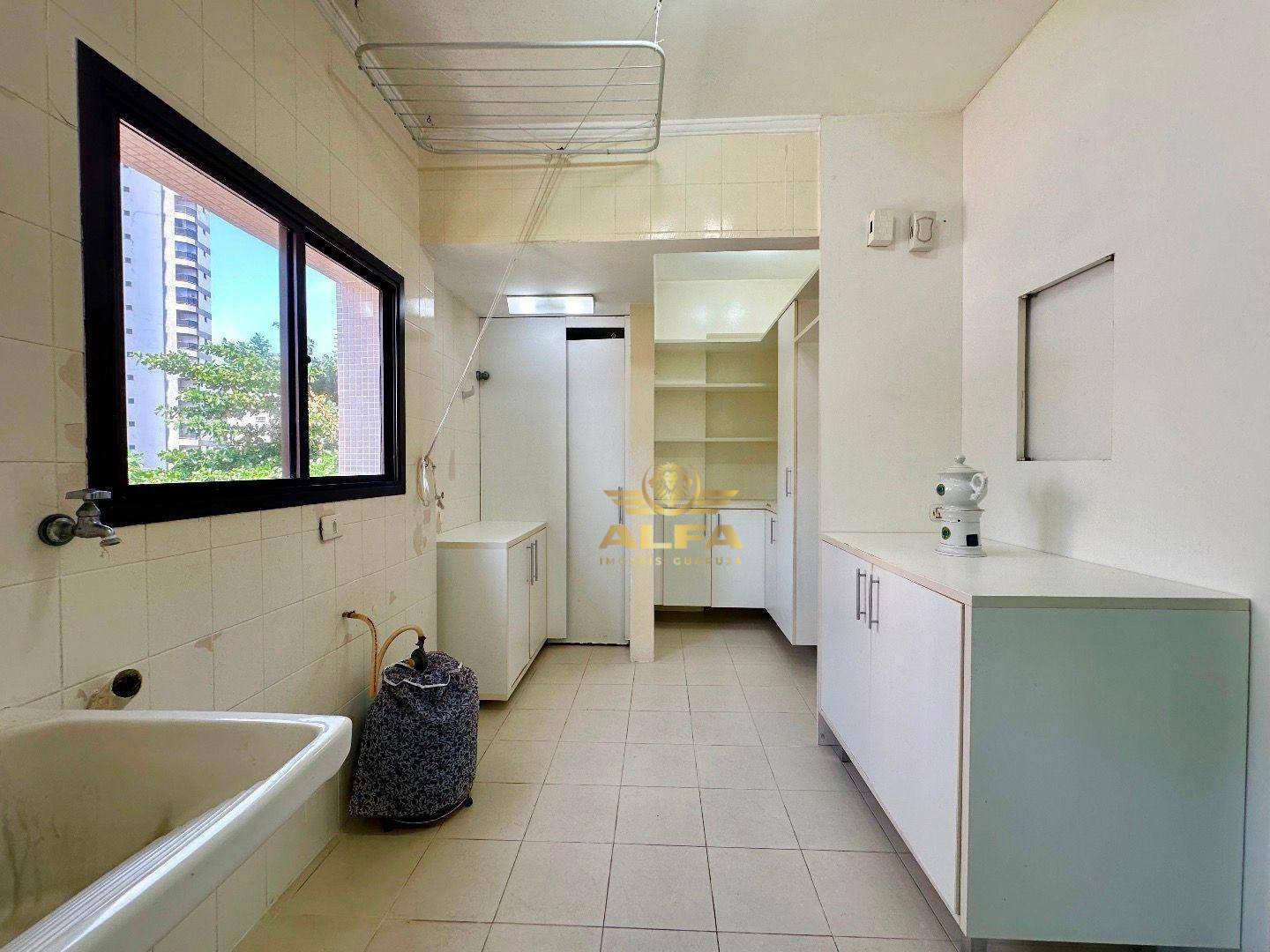 Apartamento à venda com 3 quartos, 166m² - Foto 32