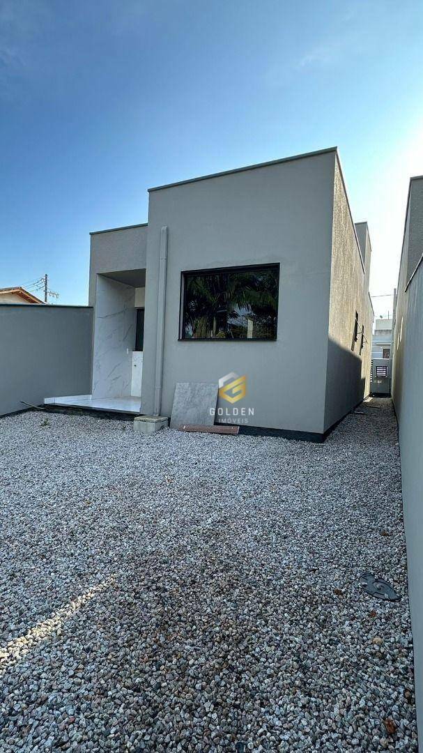 Casa à venda com 2 quartos, 62m² - Foto 3