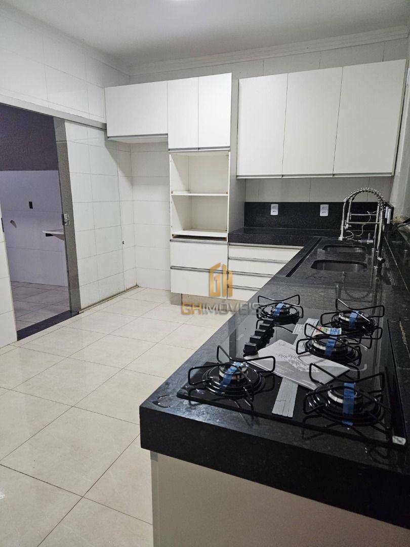 Casa à venda com 3 quartos, 108m² - Foto 3