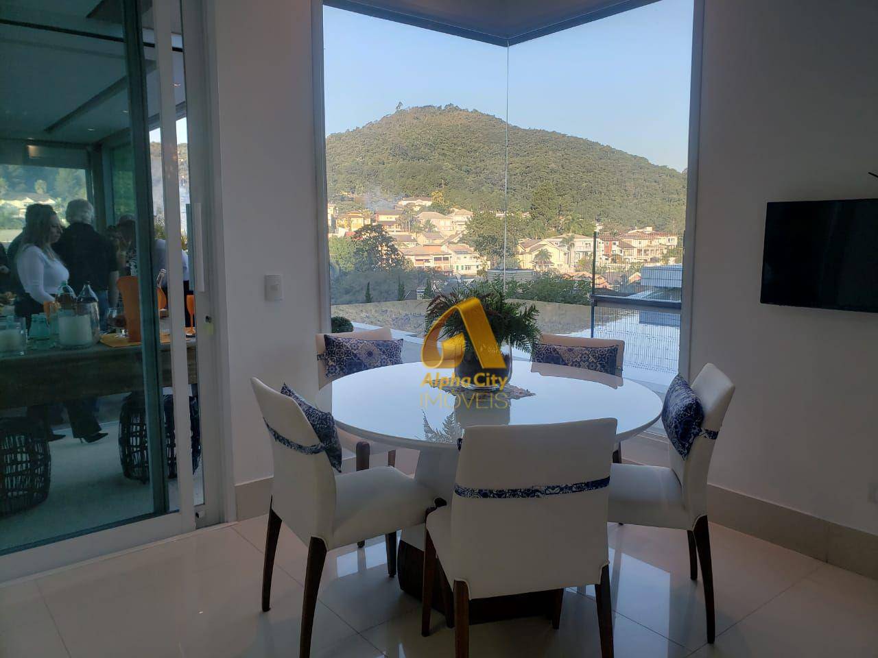 Casa de Condomínio à venda com 5 quartos, 740m² - Foto 4