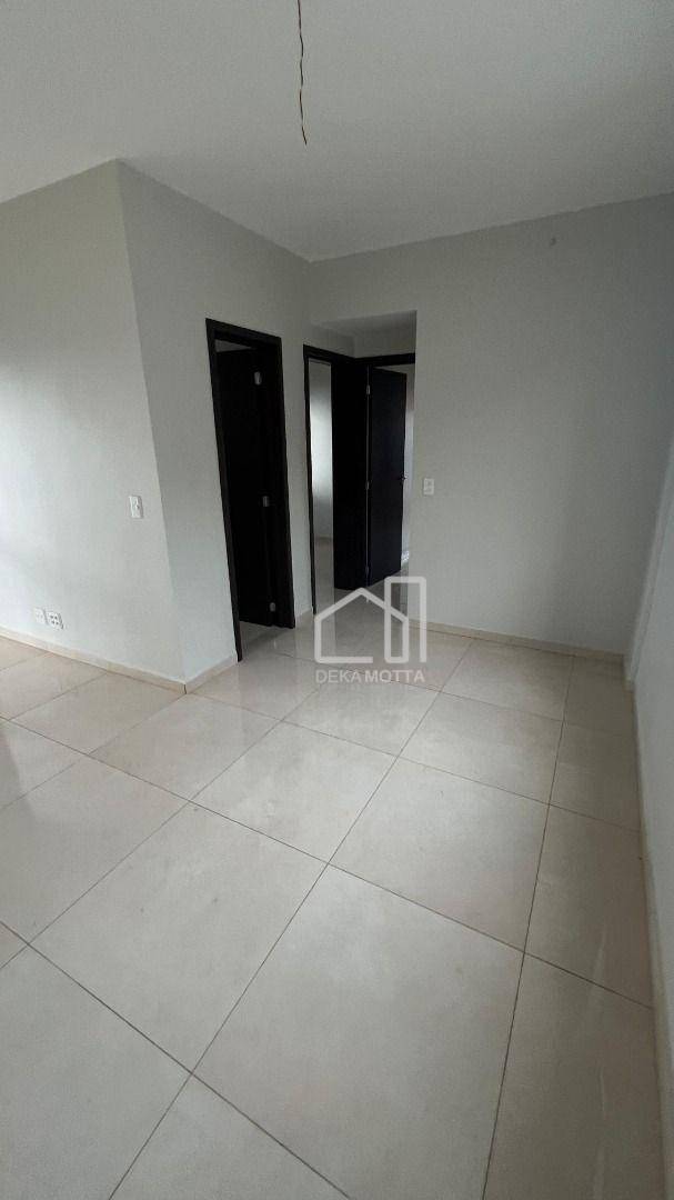 Apartamento à venda com 2 quartos, 9235m² - Foto 13