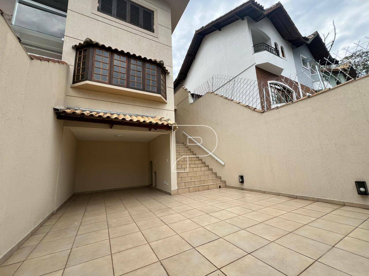 Casa à venda com 3 quartos, 170m² - Foto 4