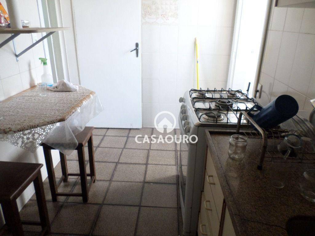 Apartamento à venda com 2 quartos, 70m² - Foto 23