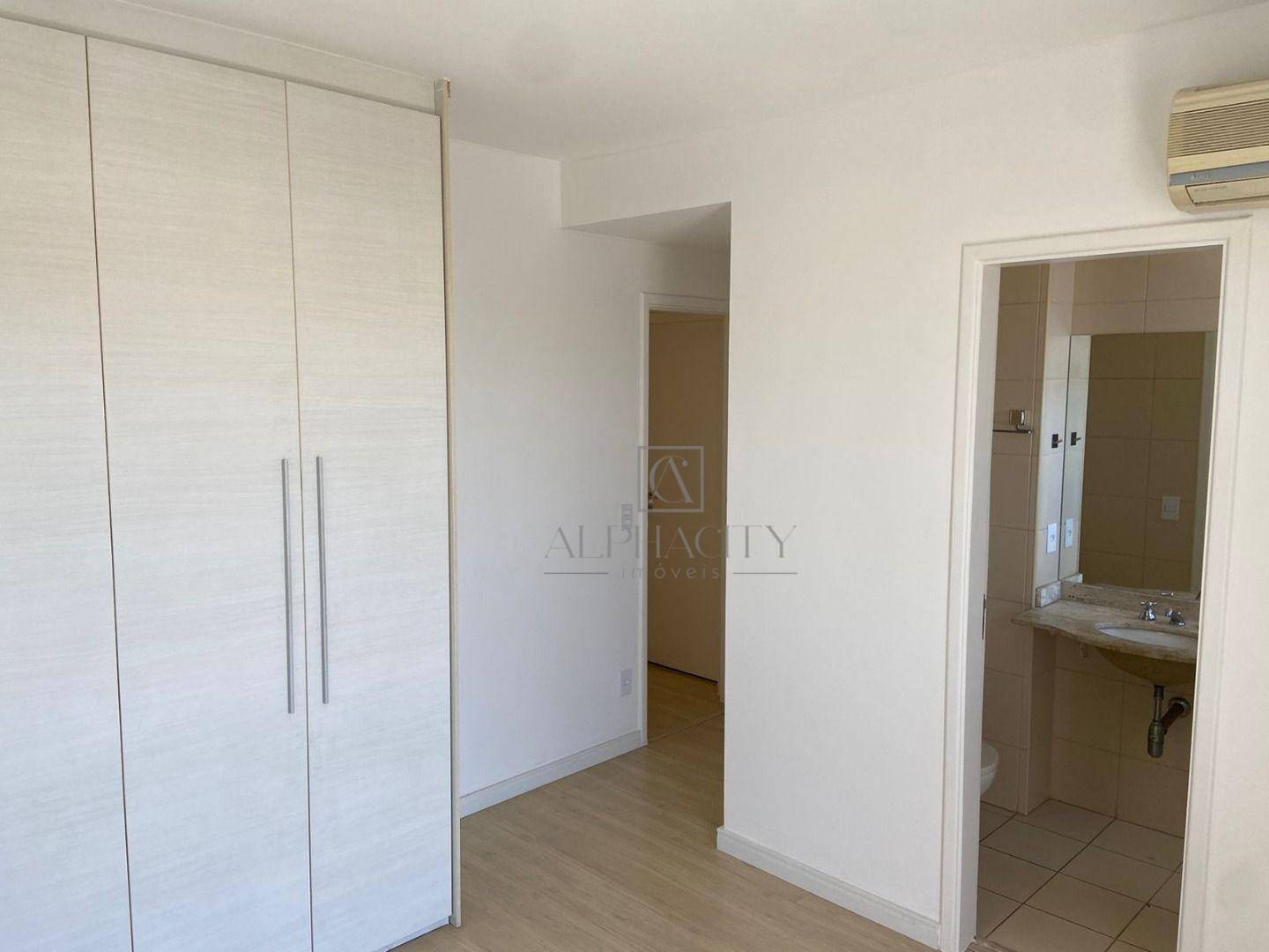 Apartamento para alugar com 3 quartos, 165m² - Foto 6