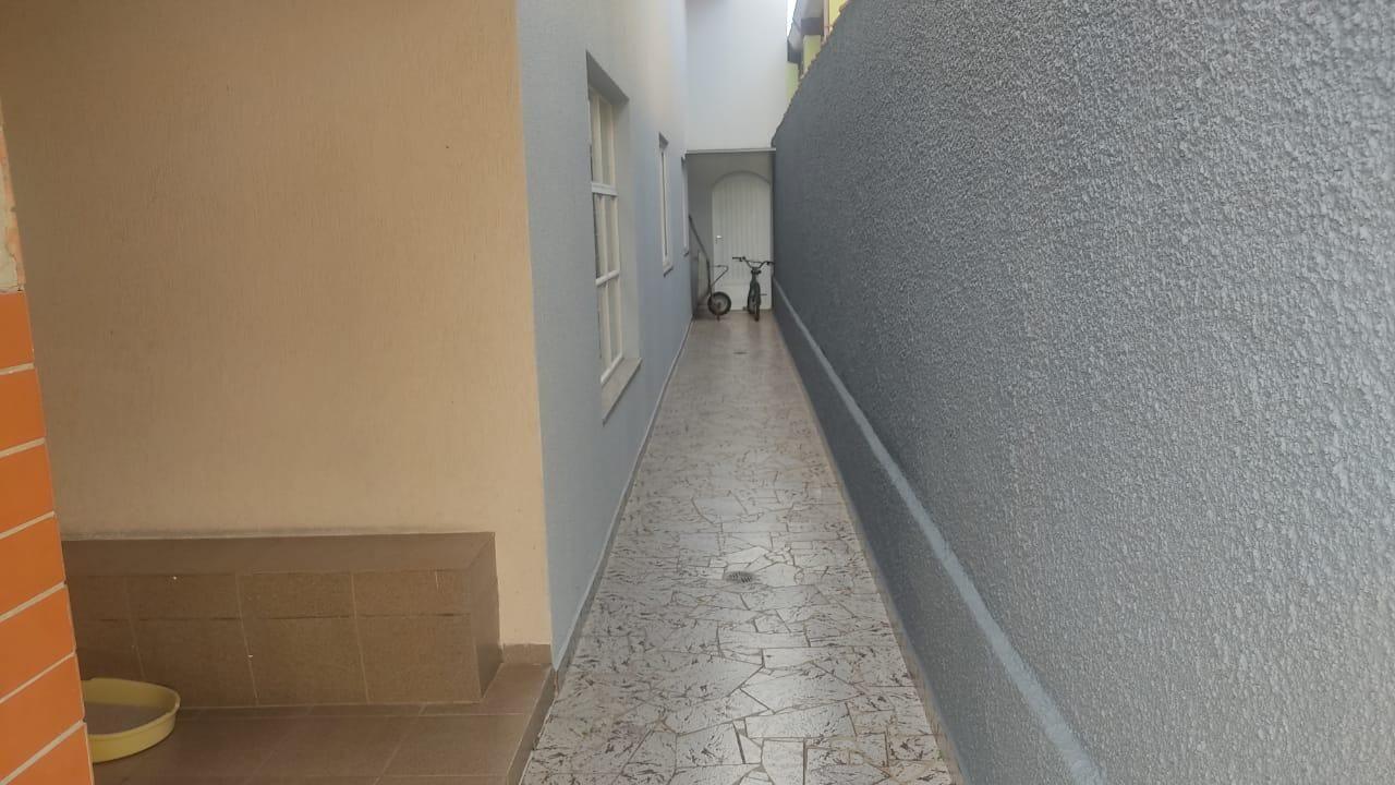 Casa à venda com 3 quartos, 197m² - Foto 4