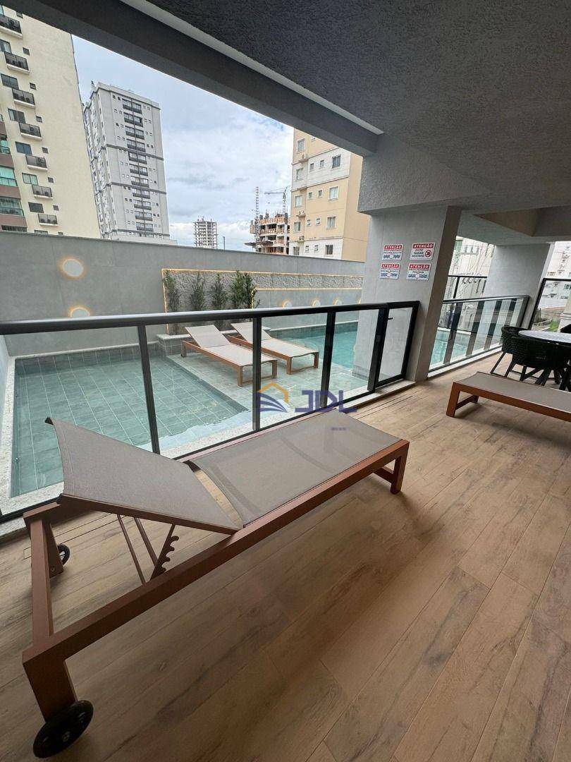 Apartamento à venda com 2 quartos, 75m² - Foto 2