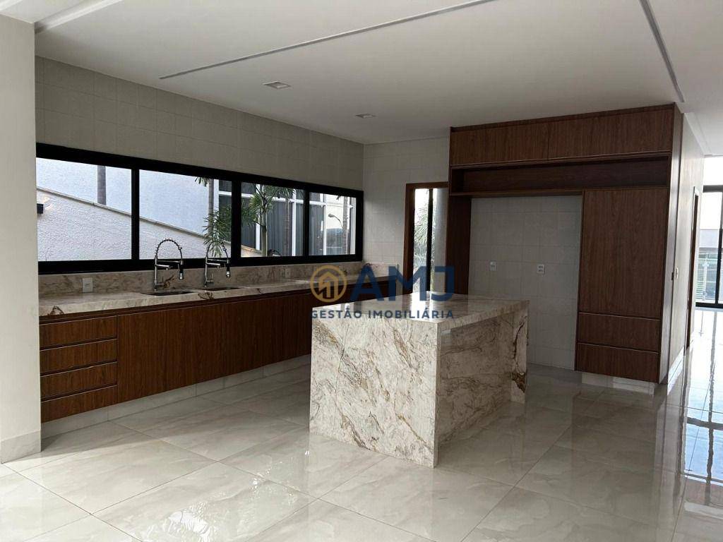 Sobrado à venda com 4 quartos, 270m² - Foto 4