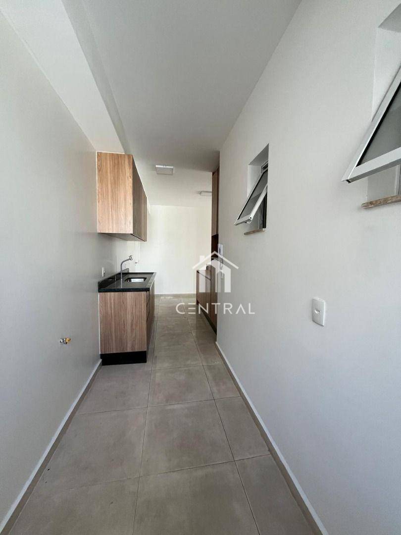 Apartamento para alugar com 3 quartos, 83m² - Foto 12