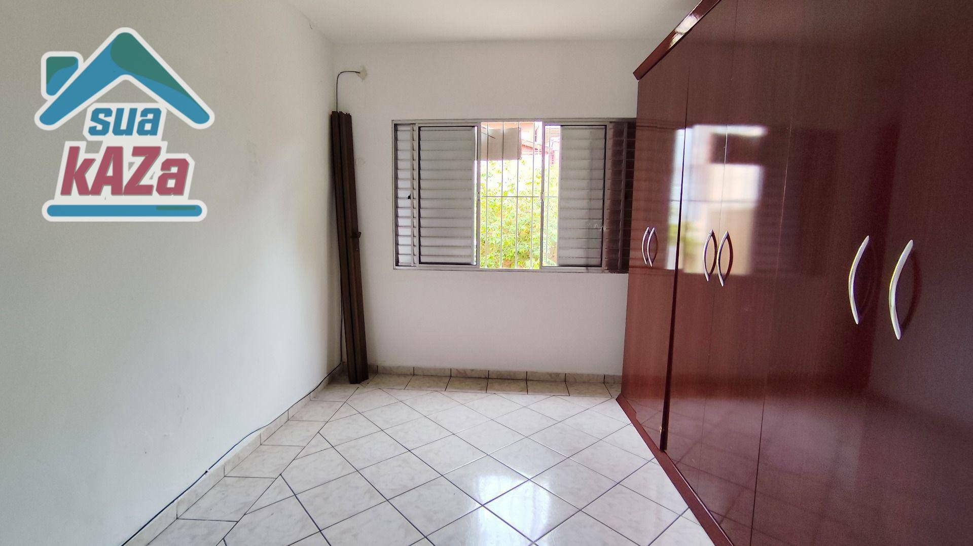 Casa à venda com 3 quartos, 100m² - Foto 4