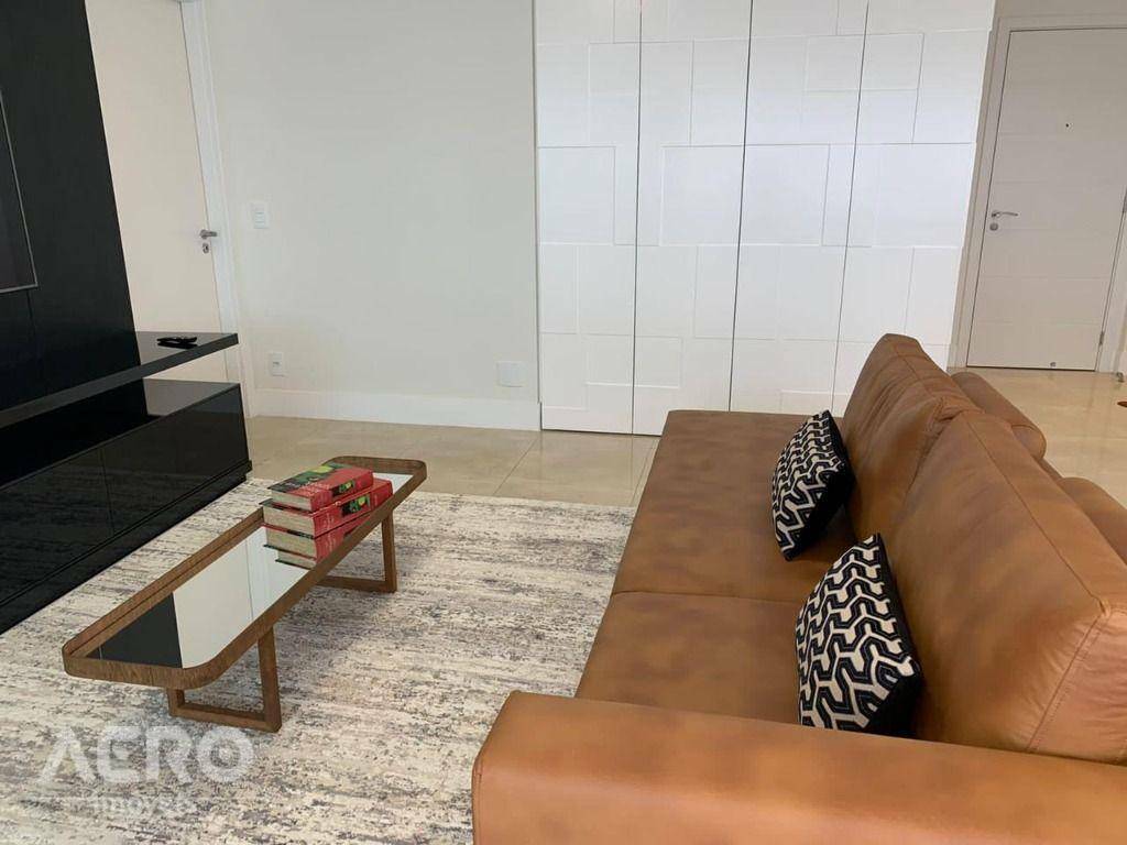 Apartamento para alugar com 3 quartos, 143m² - Foto 9