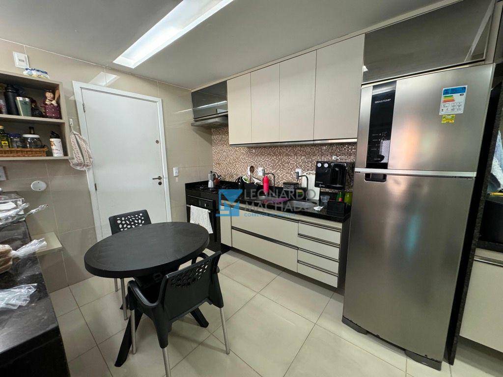 Apartamento à venda com 3 quartos, 111m² - Foto 7