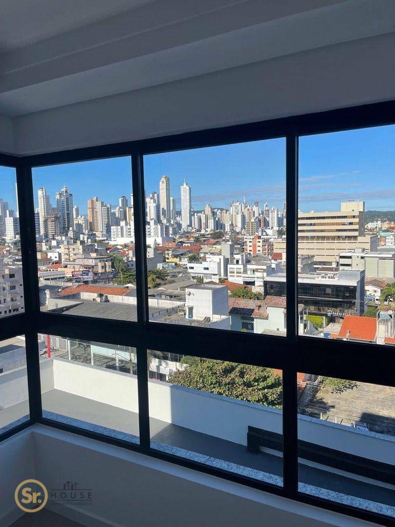 Apartamento à venda com 3 quartos, 76m² - Foto 18