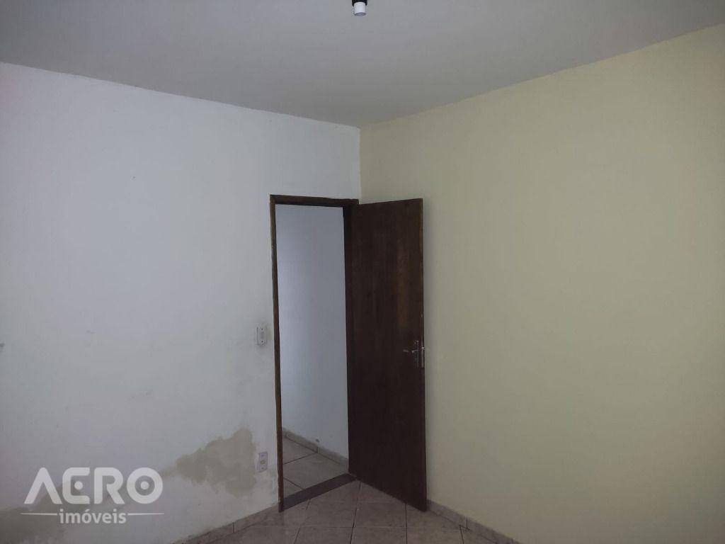 Casa à venda com 2 quartos, 110m² - Foto 17