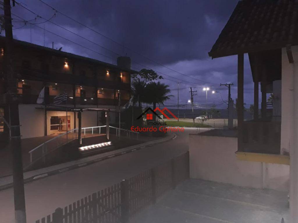 Casa para alugar com 1 quarto, 50m² - Foto 8