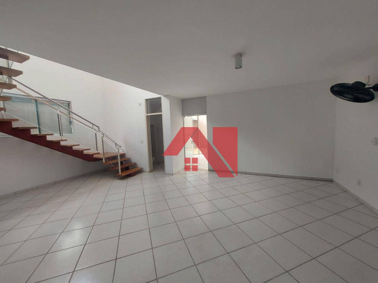 Casa para alugar com 1 quarto, 90m² - Foto 1