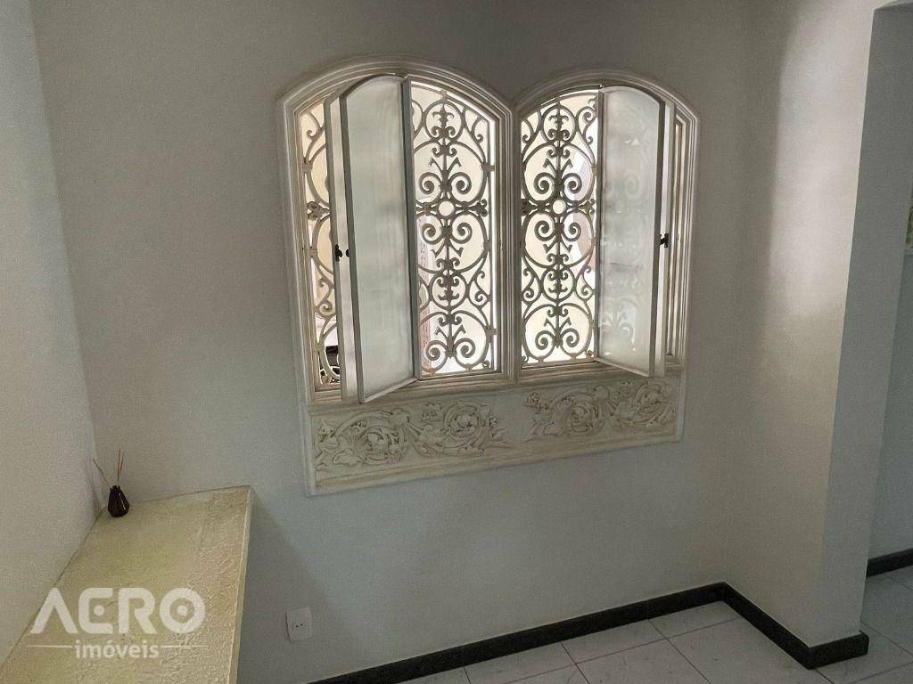 Casa de Condomínio para alugar com 4 quartos, 410m² - Foto 8