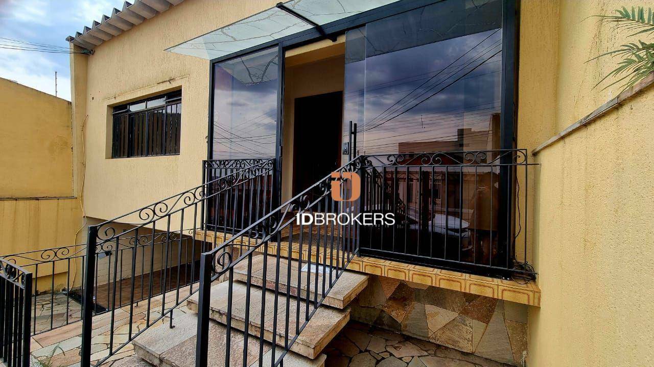 Casa, 3 quartos, 230 m² - Foto 1