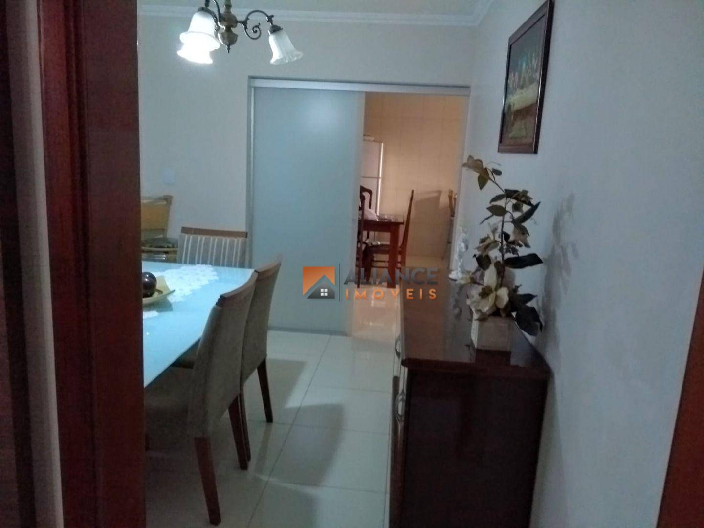 Casa à venda com 3 quartos, 195m² - Foto 9