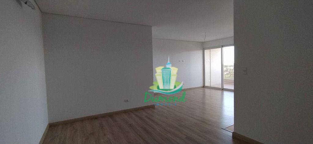 Apartamento à venda com 3 quartos, 137m² - Foto 2