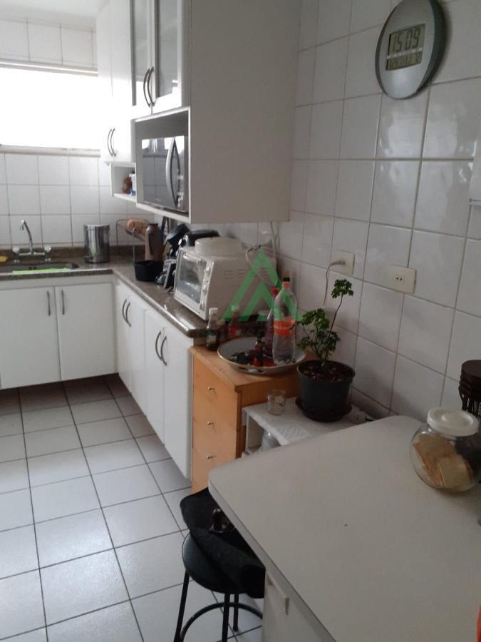 Apartamento à venda com 2 quartos, 68m² - Foto 8