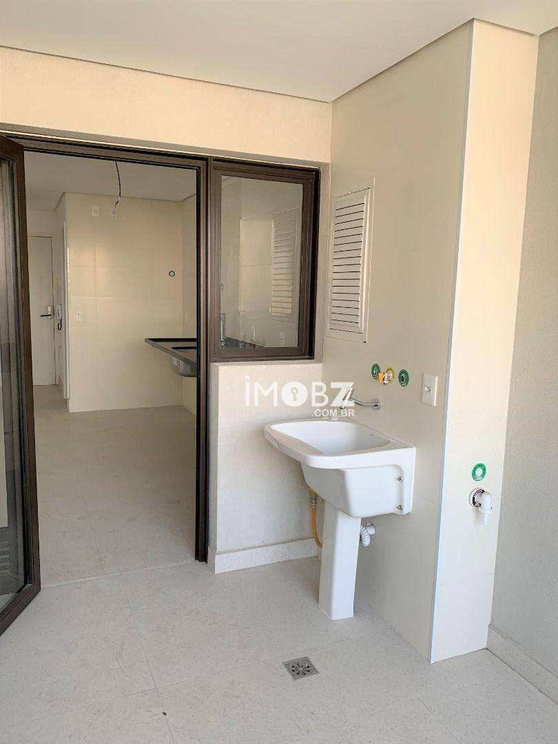 Apartamento à venda com 4 quartos, 158m² - Foto 18