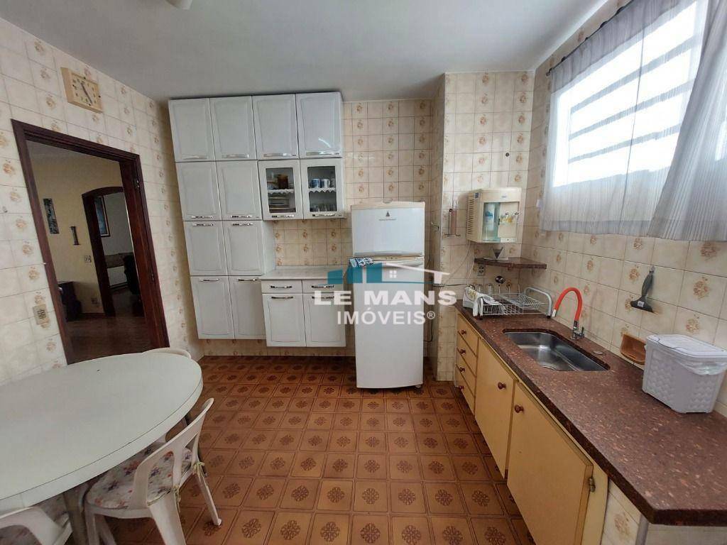 Casa à venda com 3 quartos, 231m² - Foto 12