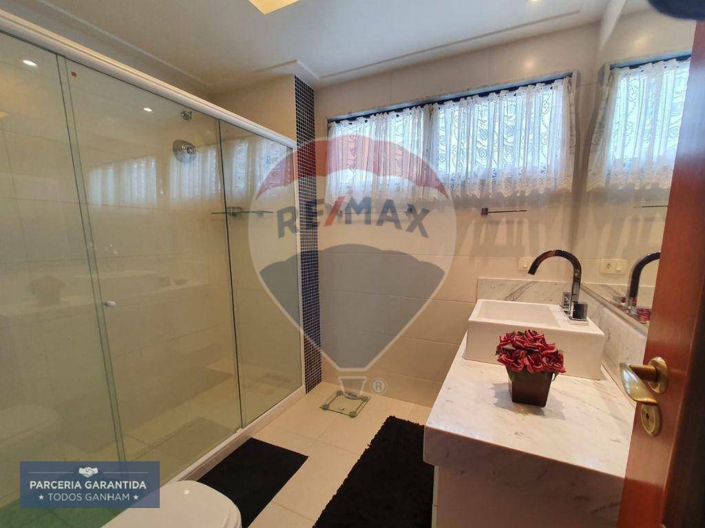 Apartamento à venda com 3 quartos, 215m² - Foto 14