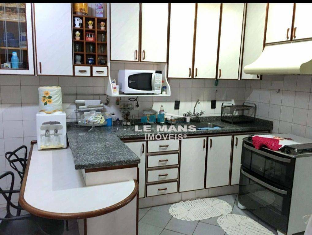 Apartamento à venda com 3 quartos, 130m² - Foto 6