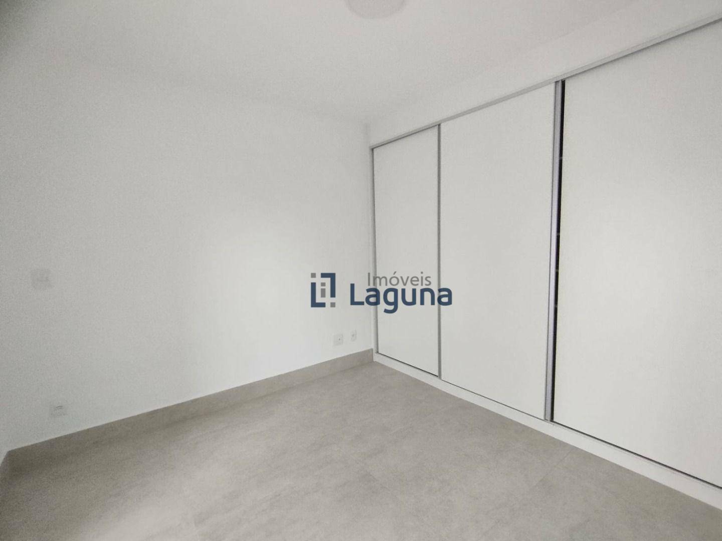 Apartamento para alugar com 2 quartos, 70m² - Foto 12