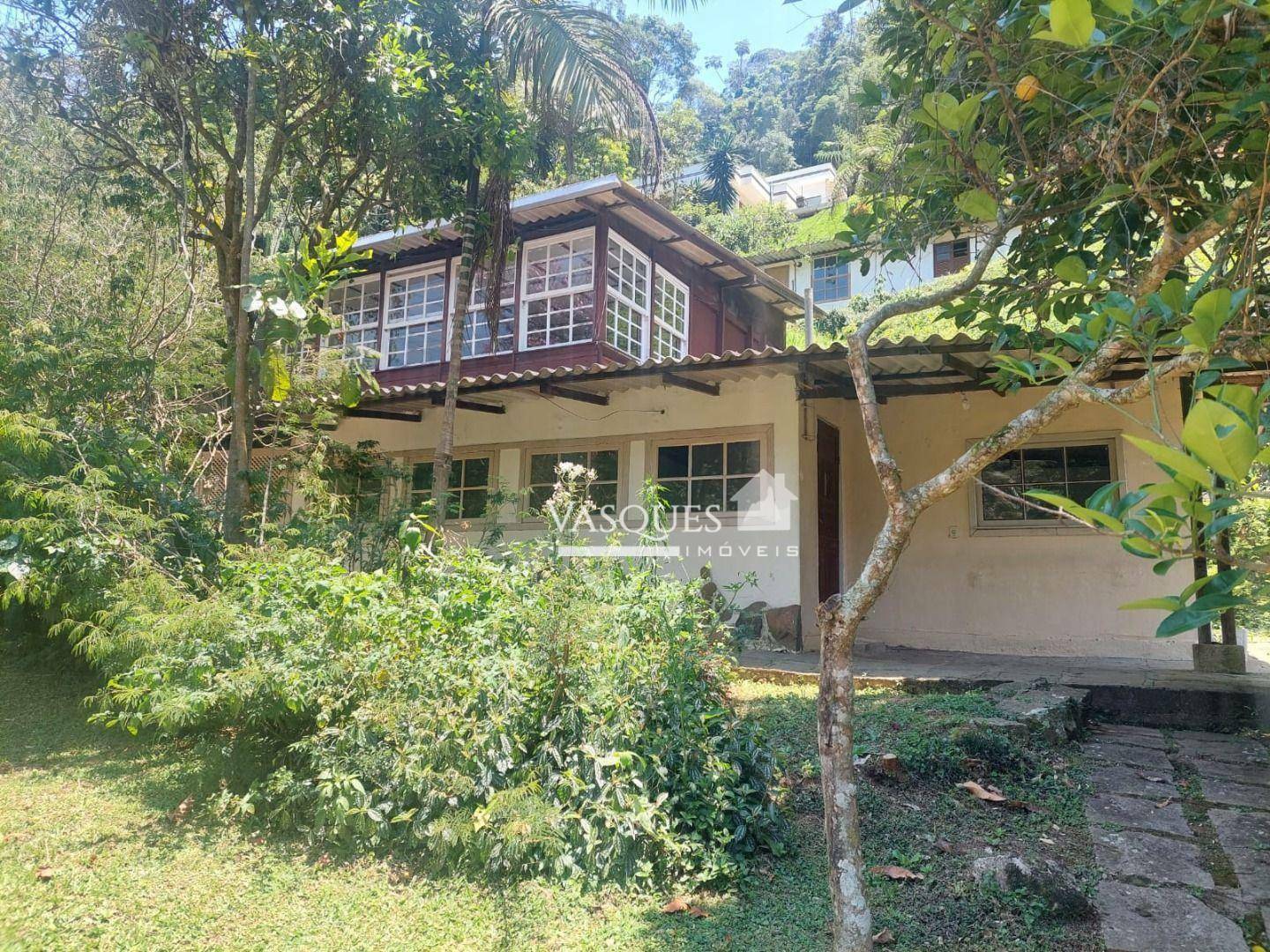 Casa à venda com 10 quartos, 327m² - Foto 2