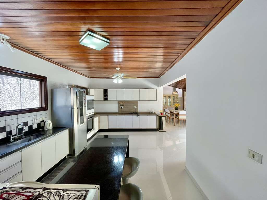 Casa de Condomínio à venda com 3 quartos, 215m² - Foto 37