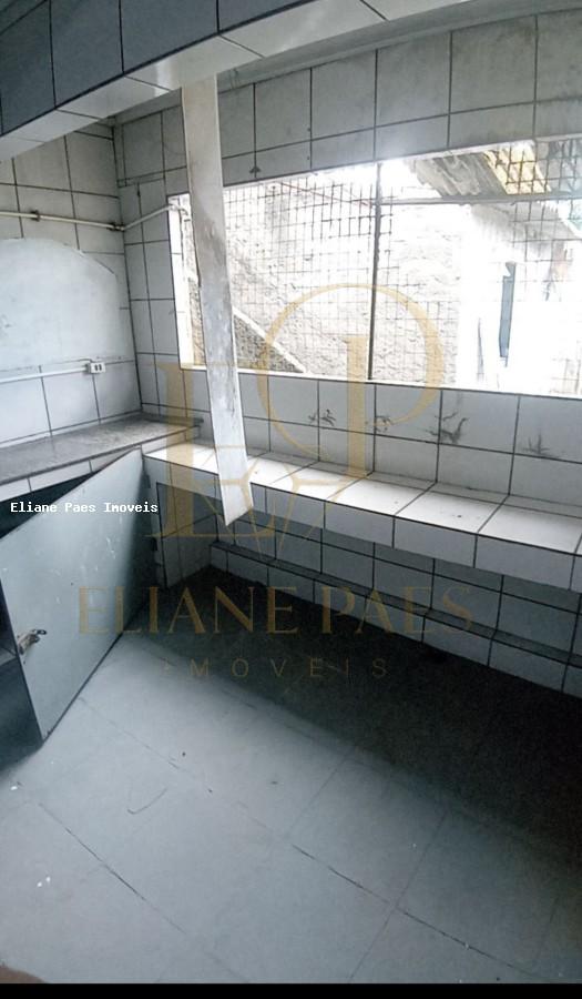 Casa à venda com 3 quartos, 300m² - Foto 4