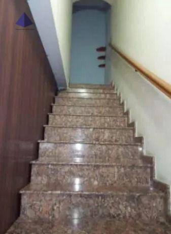 Sobrado à venda com 2 quartos, 300m² - Foto 4