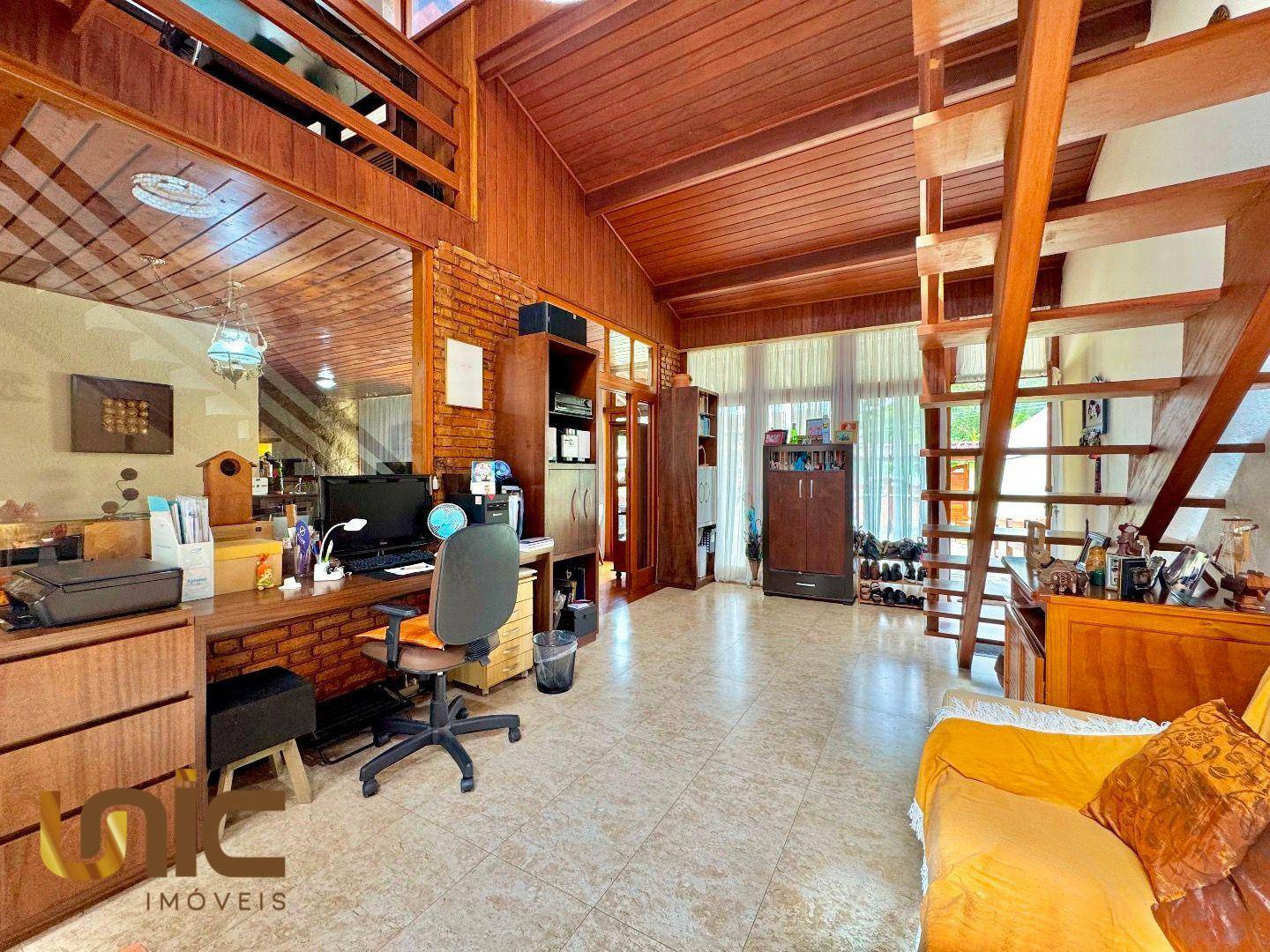 Casa à venda com 4 quartos, 220m² - Foto 15